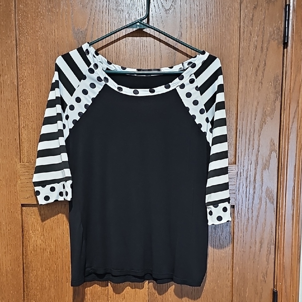 Black and White Striped Women's Top - Picture 2 of 6